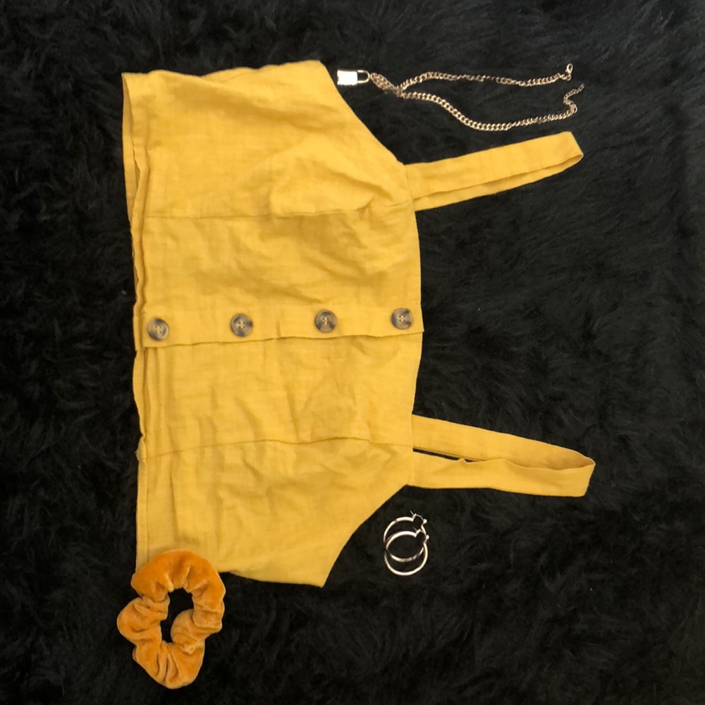 ✨2 for 10$✨ 🦋button cropped tops🦋 - Picture 2 of 5